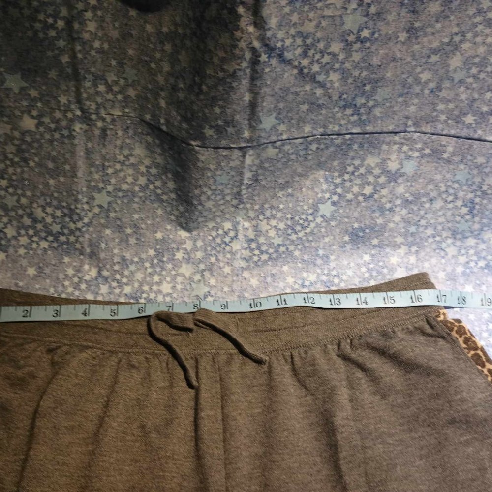 Women's grey leopard Splendid 2 piece long sleeve and jogger pant pajama set XL - Picture 9 of 12